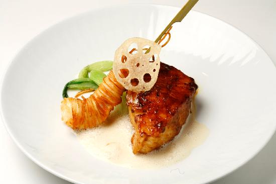 Blue Morel signature dishes Chilean Sea Bass
Tuna Tartare
Halibut